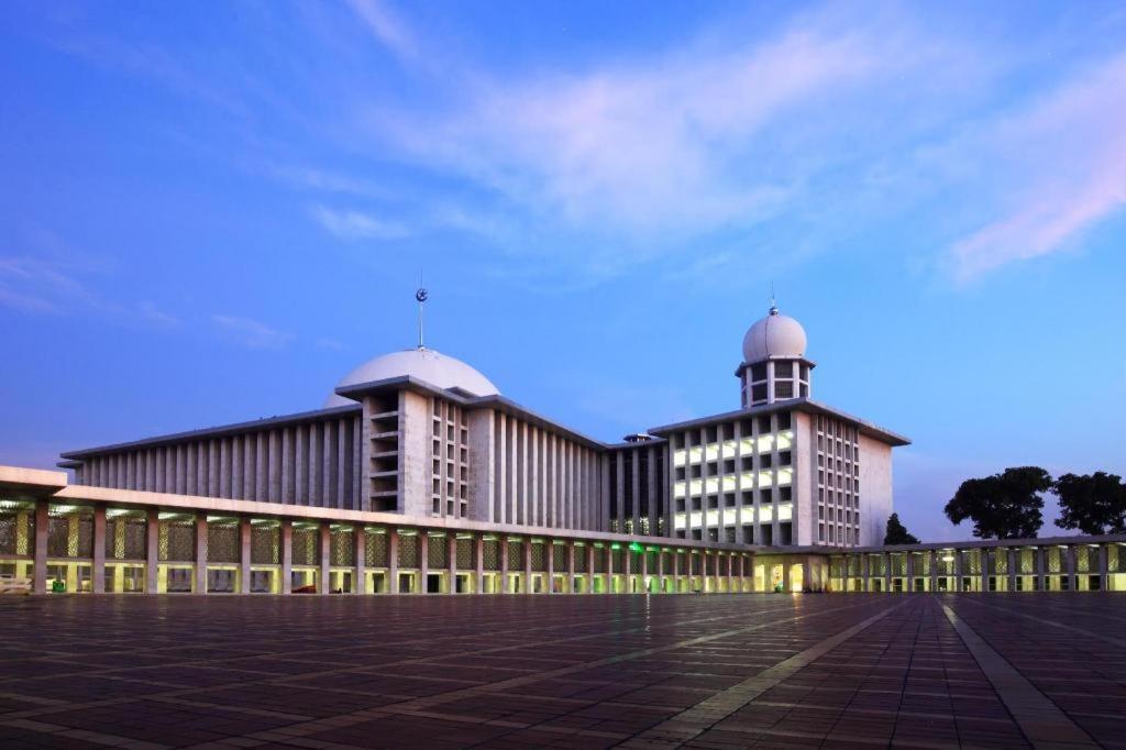 Super Oyo 91074 Stariez Senen Syariah Hotel Jakarta Eksteriør billede